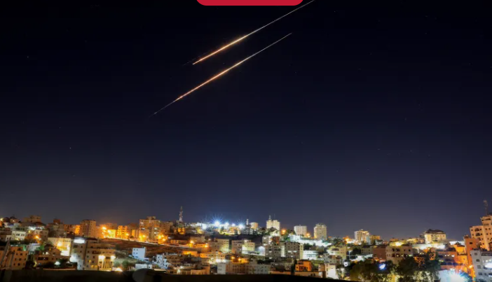 Iran Gempur Israel dengan Rudal Daya Jangkauan 2 Ribu Km